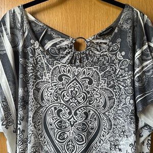 Perseption women’s top. Size is 1X.